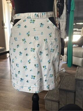 WeWoreWhat White Mini Skirt with Blue Floral Print with Belt